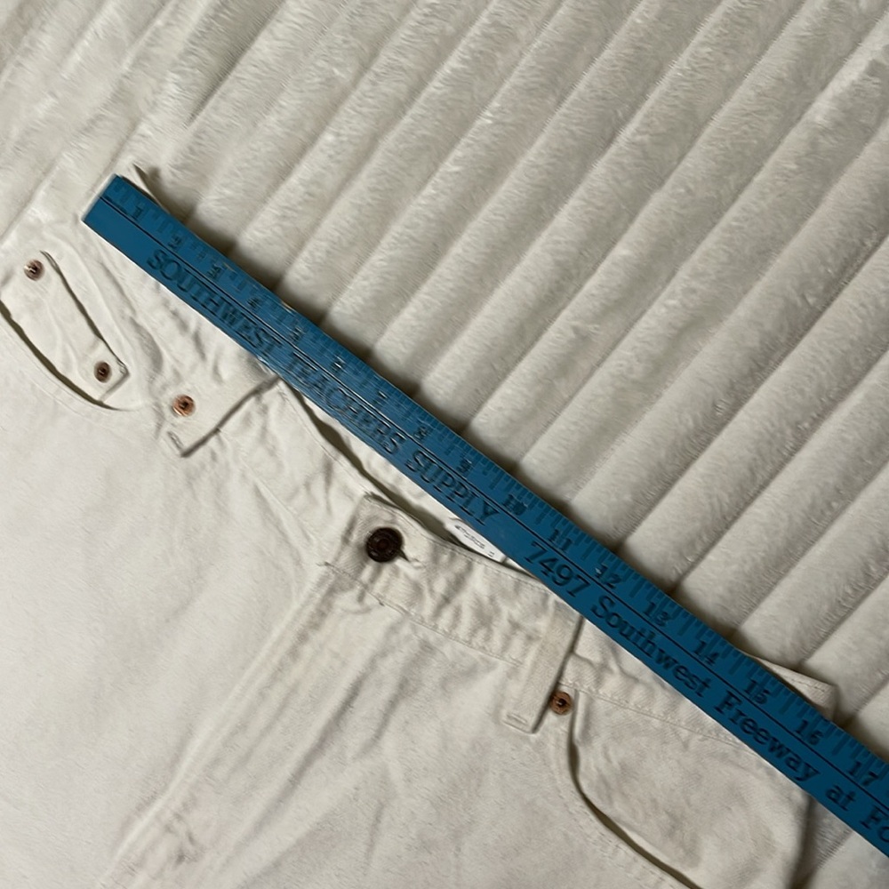 Levis 522 Vintage White Short | Size 16 - Picture 12 of 15